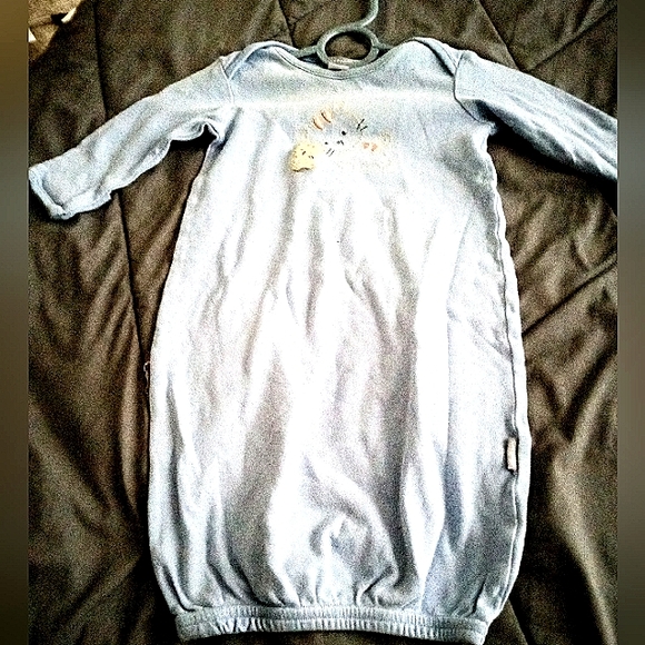 2 Carter's & 1 Gerber size 0-3 Sleeping Gowns - Picture 4 of 10